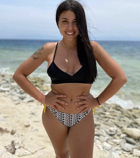 Marta De Lola アート女優 画像