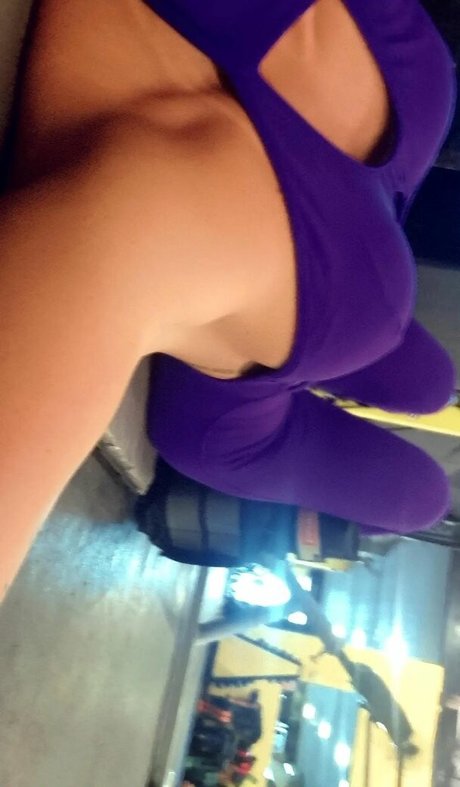 Juju Bellini ヌードモデル 写真