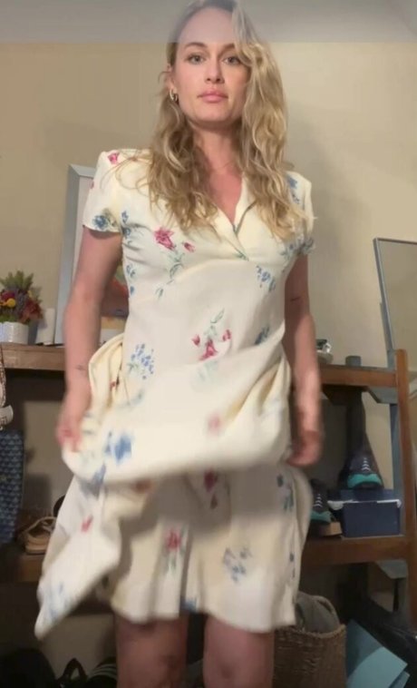 Leven Rambin ポルノモデル ギャラリー