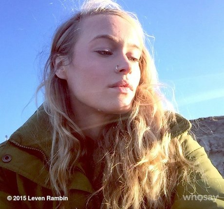 Leven Rambin 完璧な女優 写真
