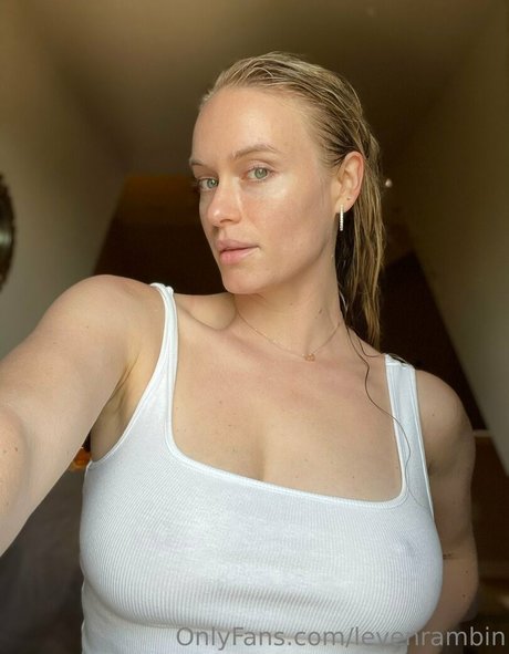 Leven Rambin ポルノスター 素敵 写真
