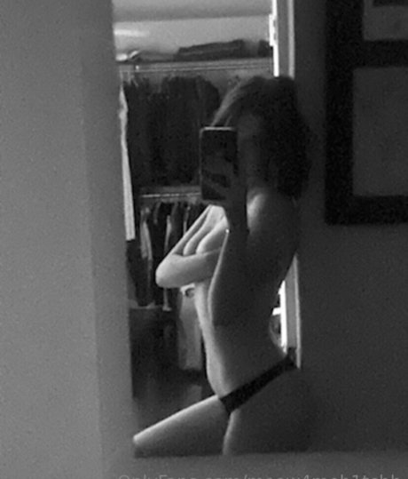 レズビアンファックOnlyFans 無料セクシー 画像