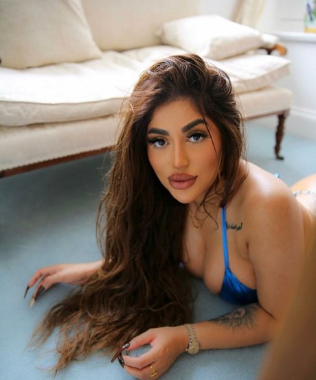 Priya Yasmin X 美しいモデル アーカイブ
