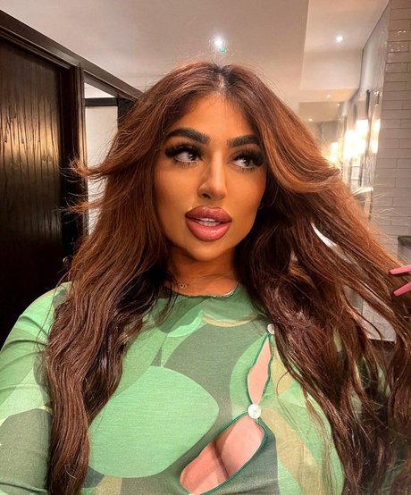 Priya Yasmin X 可愛い女優 写真