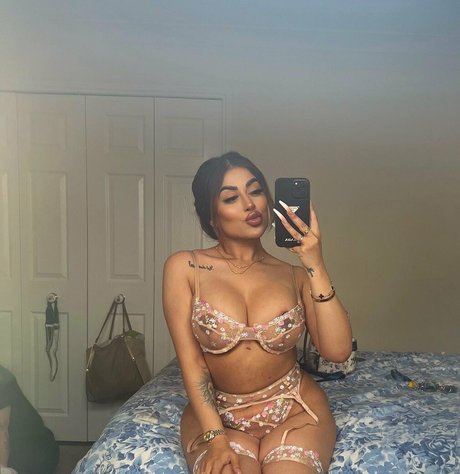 Priya Yasmin X 高品質のポルノスター 写真
