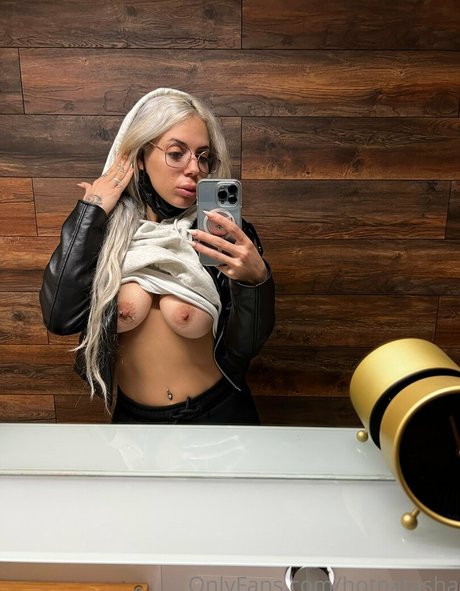 ティックトックスター オンリーファンズ 美しいxxx 写真