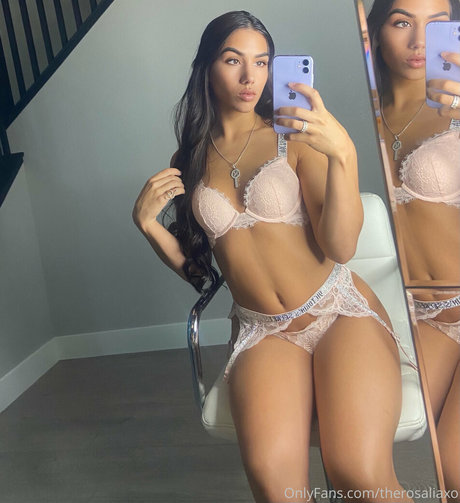 therosaliaxo 最高のモデル 画像