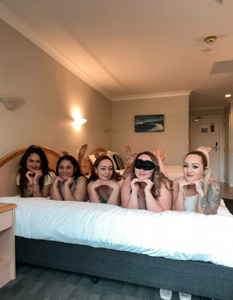 ashleytheteasefree ポルノスター ホット 画像