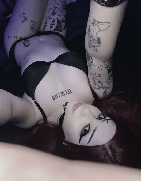 Ghostbabss ポルノスター HD 写真