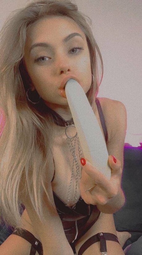 Cherrishluluu ポルノ女優 写真