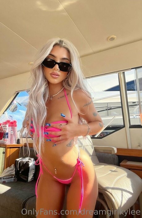 dreamgirlkylee 限定モデル 写真