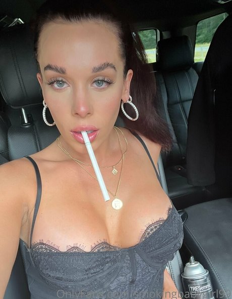 smokingbabygirl99 セクシーなポルノスター 画像