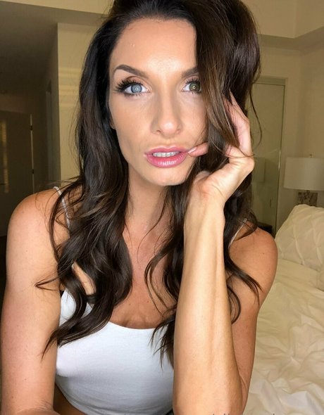silviasaigexxx 裸モデル 写真
