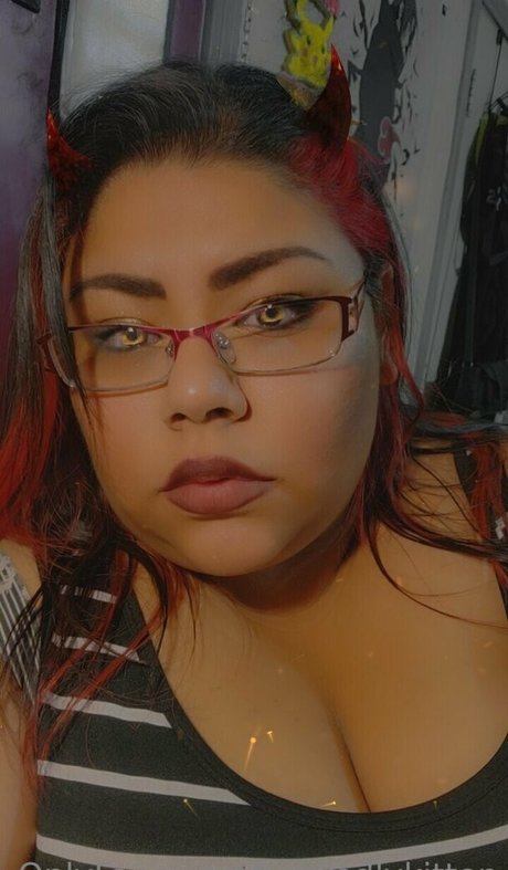 wickedlykitten 可愛いモデル 写真