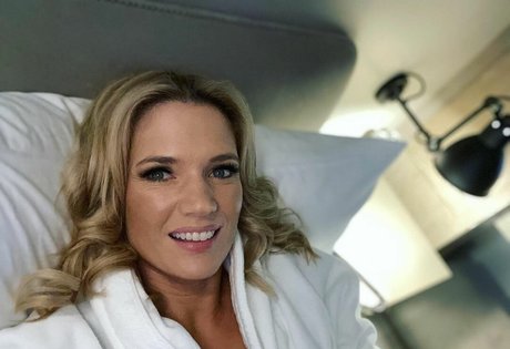 Charlotte Hawkins ポルノ女優 画像