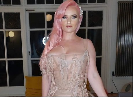 Grace Chatto スター ヌード ギャラリー