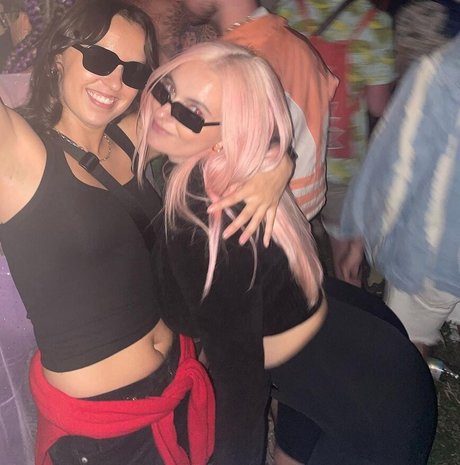 Grace Chatto ホットスター 写真