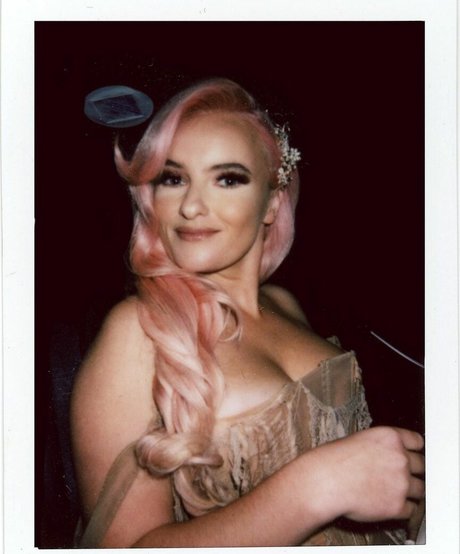 Grace Chatto 完璧な女優 写真