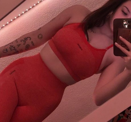 Eleri Evans XXXモデル 写真
