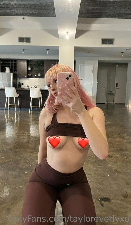 tayloreverlyxo 素敵なポルノスター アーカイブ