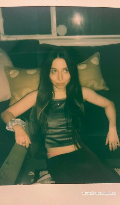 Esther Povitsky ポルノスター 高品質 写真
