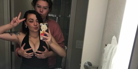 Toradoki Eslpethers ホットなポルノスター 写真