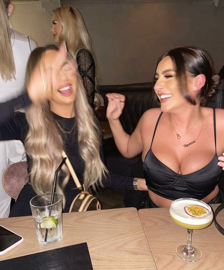 Danielle Tilly Wright ホットなポルノスター 写真