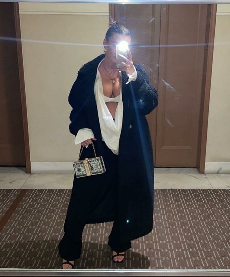 Danielle Tilly Wright スター 裸 写真