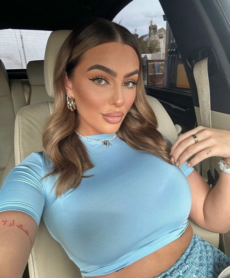 Danielle Tilly Wright xxxポルノスター ギャラリー