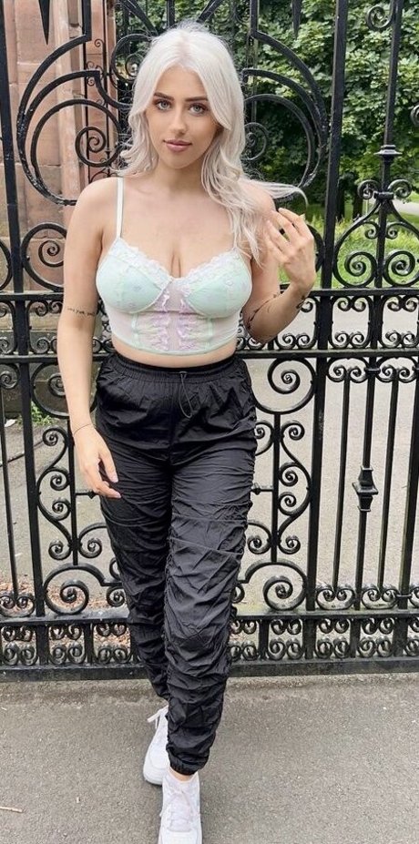 Emma C セクシーモデル 写真