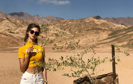 Chloe Leafs 美しいモデル 写真