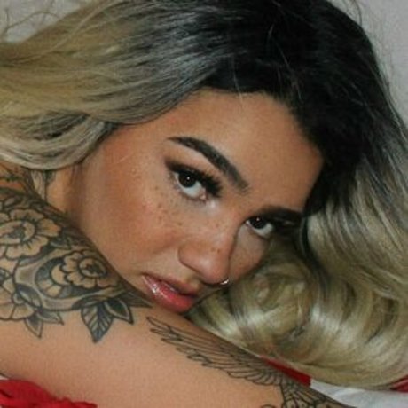 tiuhmariuh ヌード女優 写真