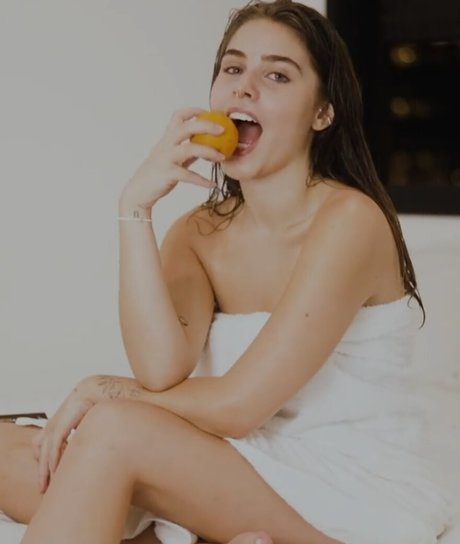 Gabi Stacenco ヌードのポルノスター 画像