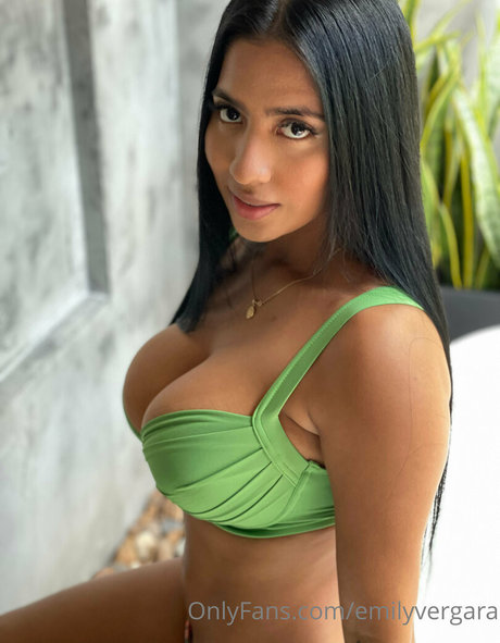 emilyvergara top profile image