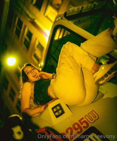 margo leevony セックスモデル 写真