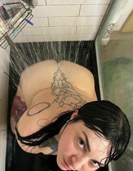spamqueen アート女優 画像