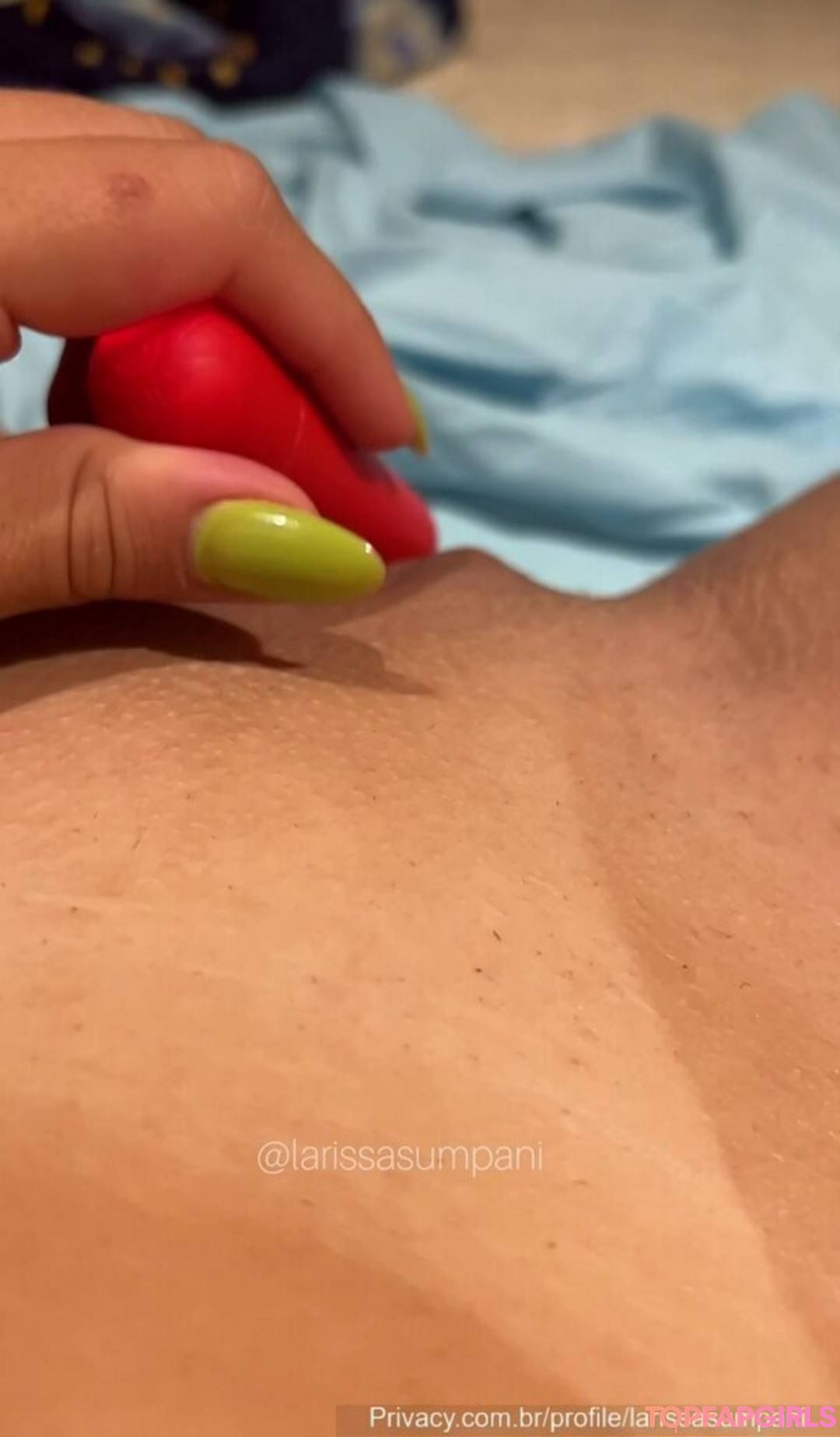 Larissa Sumpani ヌード女優 写真