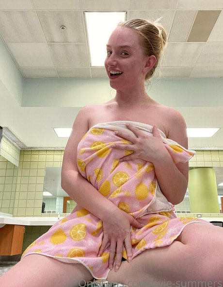 evie summers かわいいスター 写真