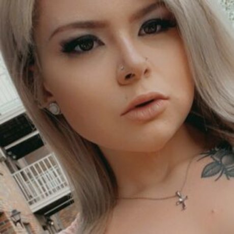 queenbeeautiful2021 ポルノスター トップ 画像