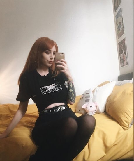 Hollie Rutter 無料モデル ギャラリー