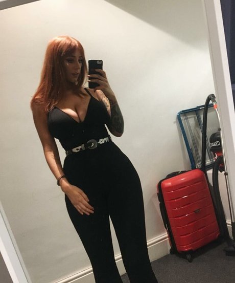 Hollie Rutter HDスター 写真