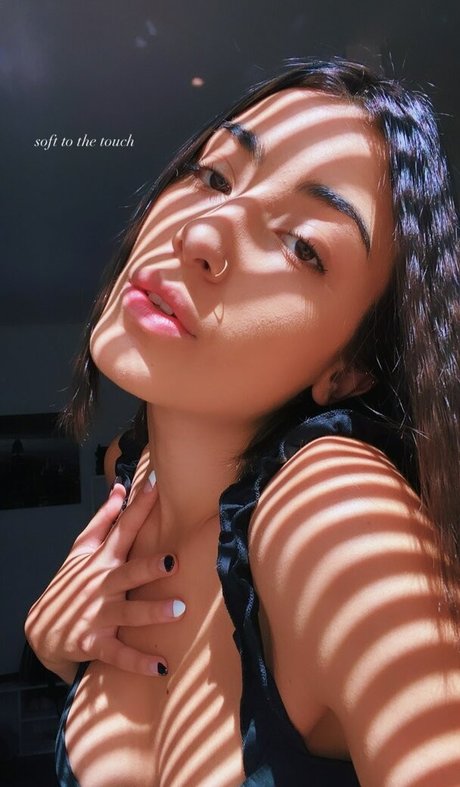 dela roo 無料女優 画像