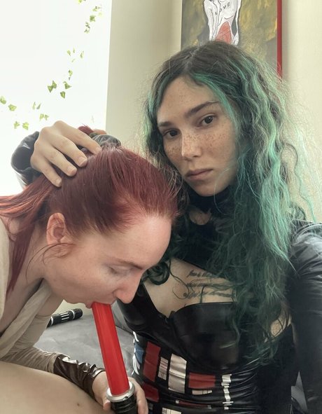 eeveebeesolo セックススター 画像