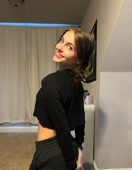 kinsleyalyse 独占スター 写真