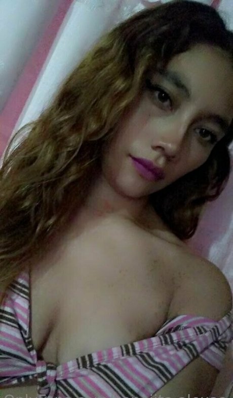 conejita alexaa ポルノモデル 写真