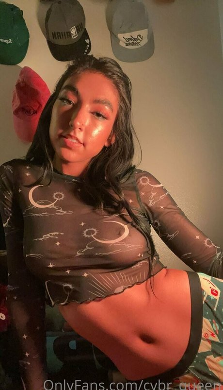 cybr queen セクシーモデル 写真
