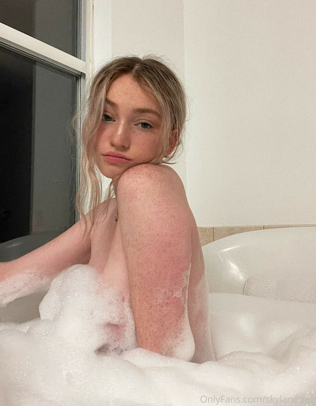 Skylar Rae 裸のポルノスター 写真