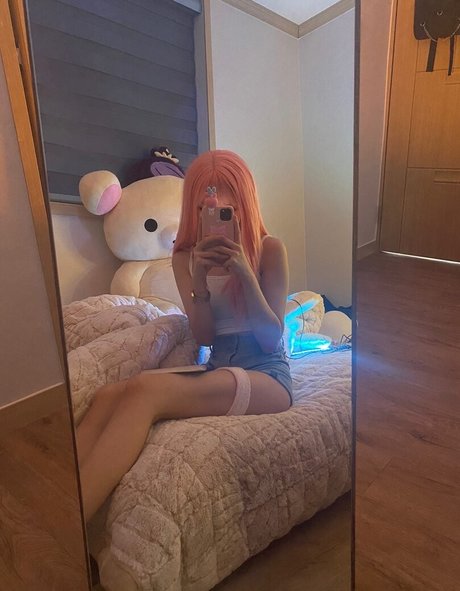 英国のティーンオンリーファン セクシーヌード 写真