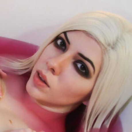 Spellbound かわいいポルノスター 写真