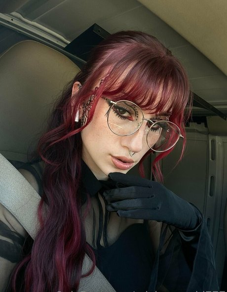 adylasworld ポルノスター 写真